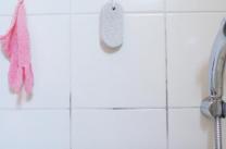 Joints de carrelage tâchés